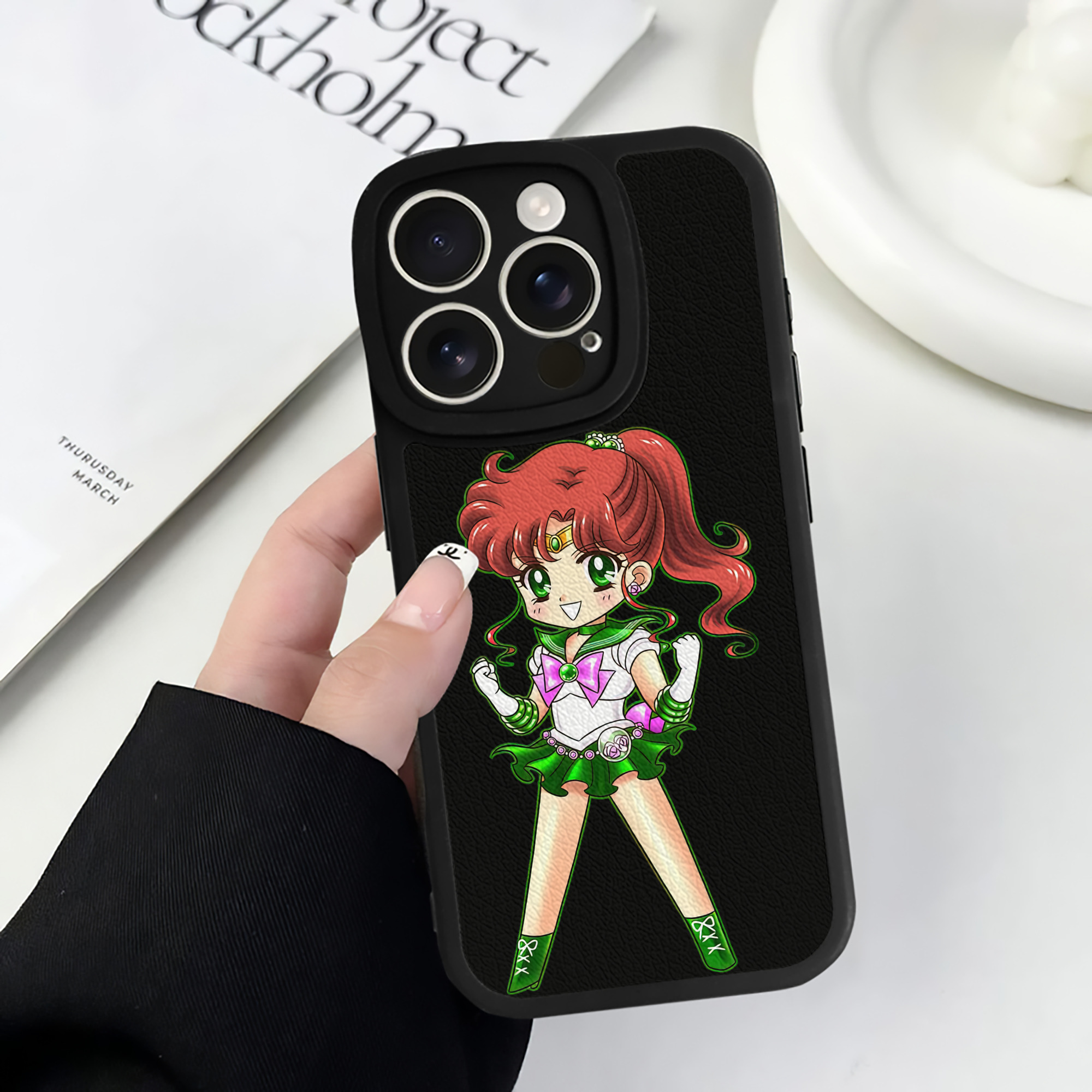 （画像用） 美少女戦士セーラームーン 木野 まこと きの まこと Sailor Moon Kino Makoto （セーラージュピター；Sailor Jupiter） 【iPhone 16シリーズ対応】シリコンスマホケース（レザー調） 材質：シリコン